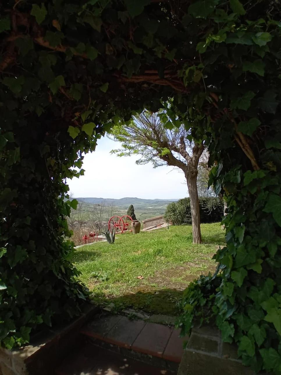 Casa Serafina Trilocale Con Arredi D'Arte E Parcheggio Privato Orvieto Extérieur photo