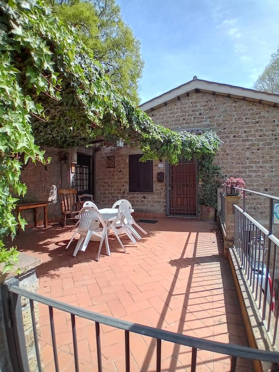 Casa Serafina Trilocale Con Arredi D'Arte E Parcheggio Privato Orvieto Extérieur photo