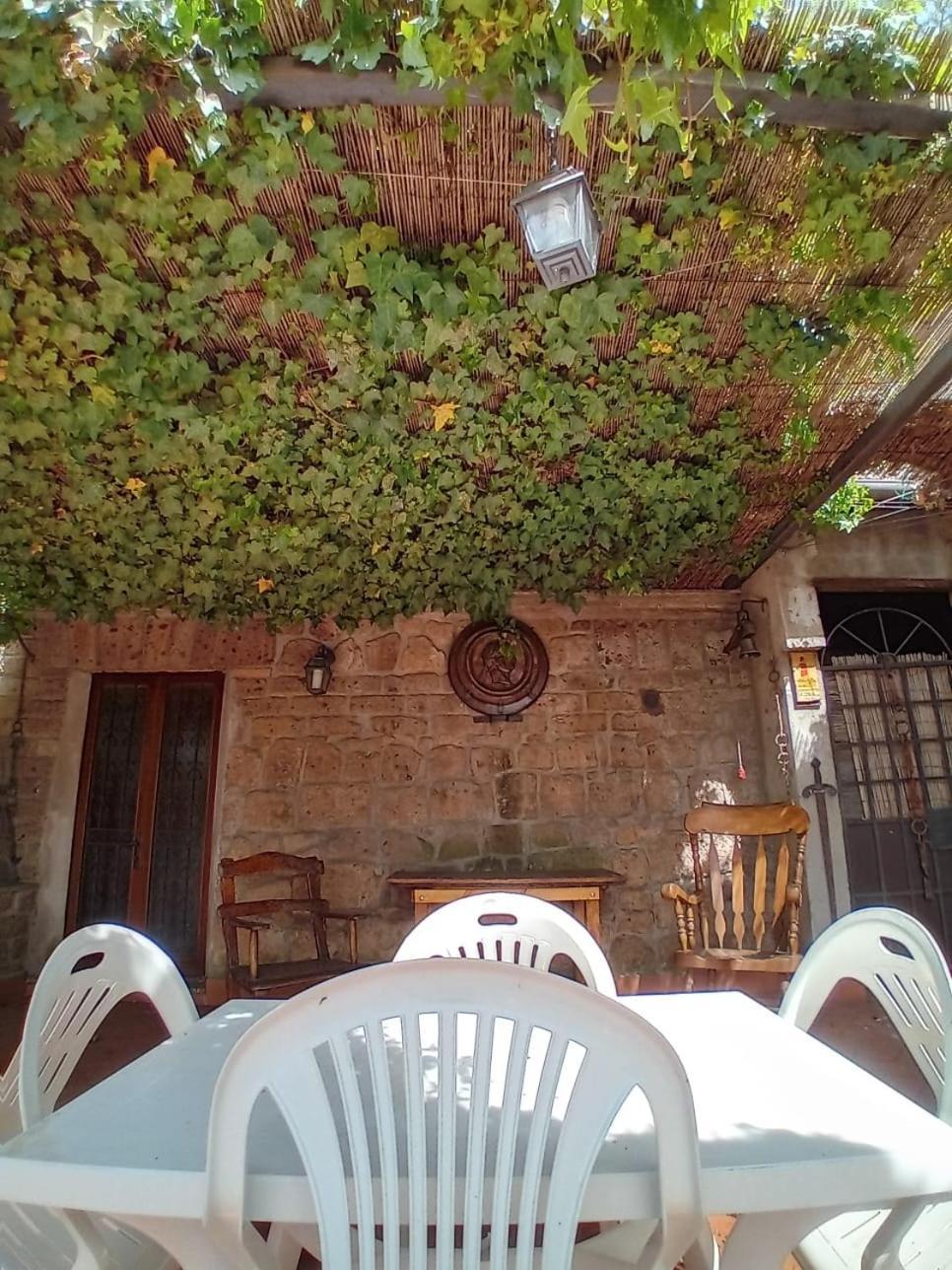 Casa Serafina Trilocale Con Arredi D'Arte E Parcheggio Privato Orvieto Extérieur photo